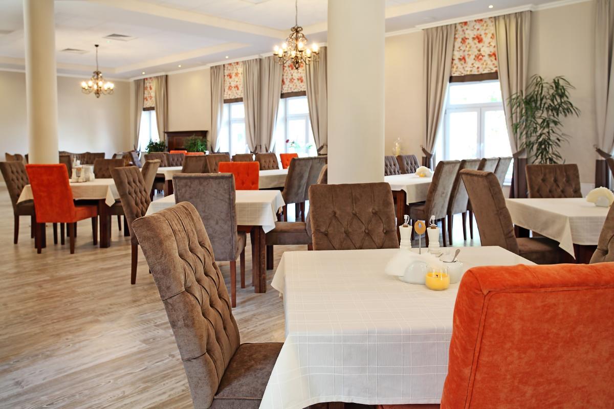 Hotel Albatros Wasosz Bagian luar foto